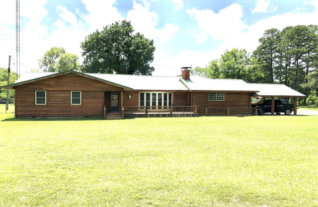 Rural Farm Chic - Big Spaces for the Whole Gang! The Gathering House.