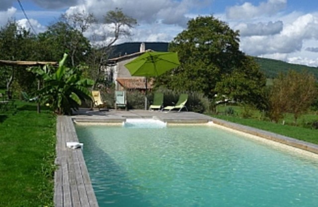 Rural gite, own garden,on sunny Smallholding in quiet valley, with private pool