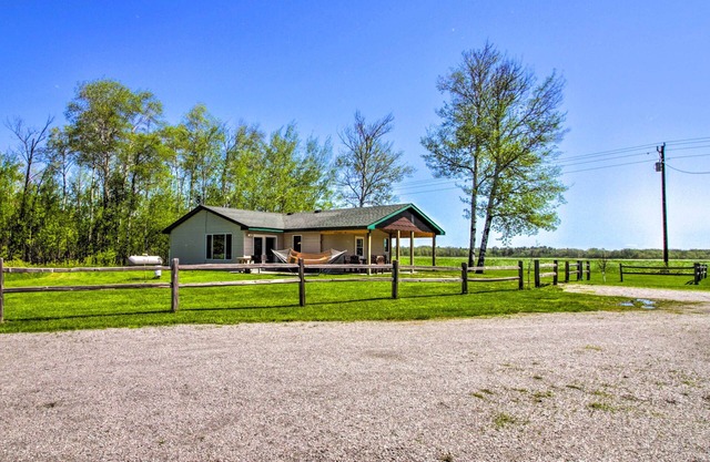 Rural 'Harry's House' w/Fire Pit on 20 Acres