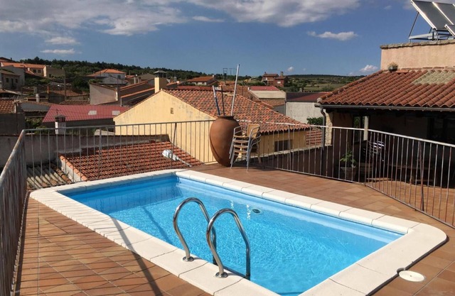 Rural Holiday Home 'La Vertedera 2' with Mountain View, Pool and Air Conditioning