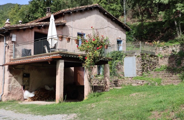 Rural House 6-8 p and communal heated swimming pool