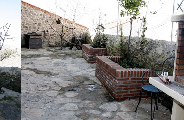 Rural house and 2 rural apartments with swimming pool, solarium, barbecue TR-CC-00313