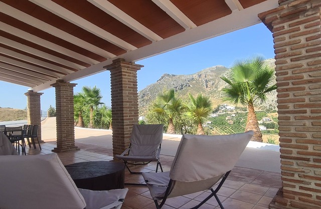 Rural house with view to the mountains in the surroundings of the Caminito del Rey
