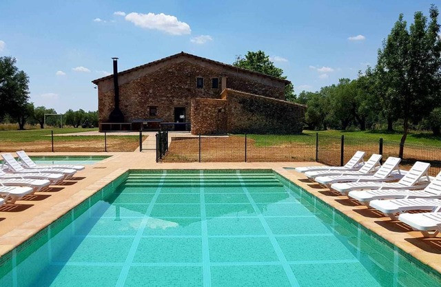Rural house in Girona. 8 bedrooms, private pool