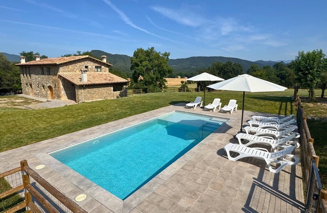 Rural House 'La Rossa' with Mountain Views, Private Pool and Wi-Fi