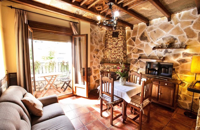 Rural lodging Los Castaños 2 pers. with spa and pool
