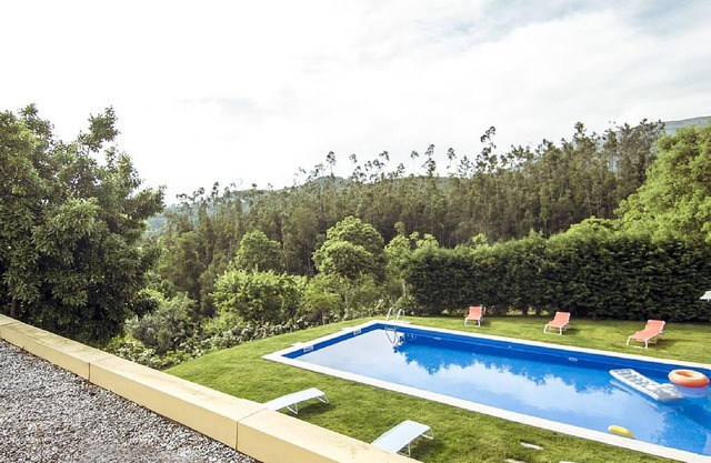Rural tourism, nature walks, private swimming pool, beach at 15km, 8 persons