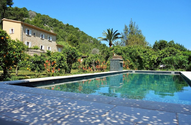 Rural Villa near Sóller Port - Beach and walking paths. Flat garden with pool.