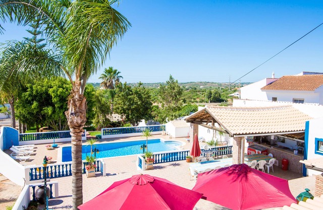 Rural villa with pool 10 minutes from the beach
