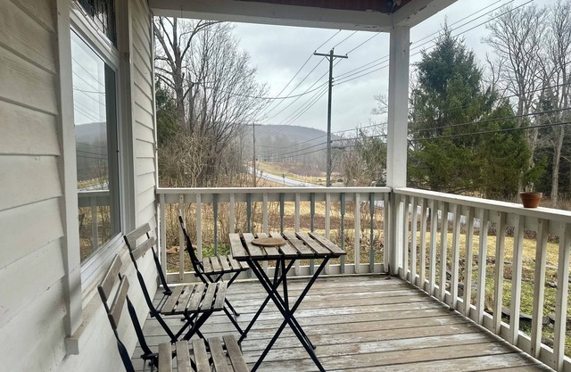 Rustic 3-bedroom farmhouse close to Belleayre