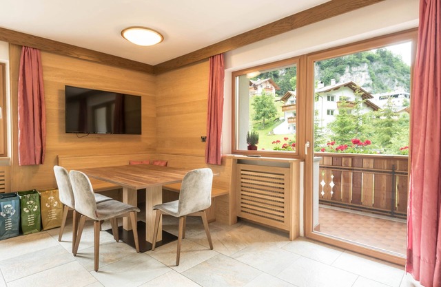 Rustic Apartment "Emil" with Balcony, Mountain View, Garden & Wi-Fi