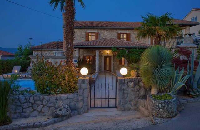 Rustic Apartment Magdalea With Swimming Pool And Seaview