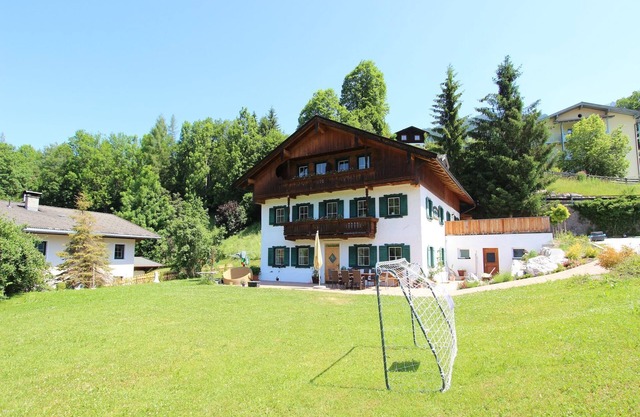 Rustic holiday home on the ski slopes