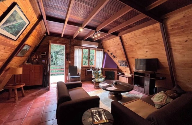 Rustic chalet style house with kitchen for 2 couples or family close to the center