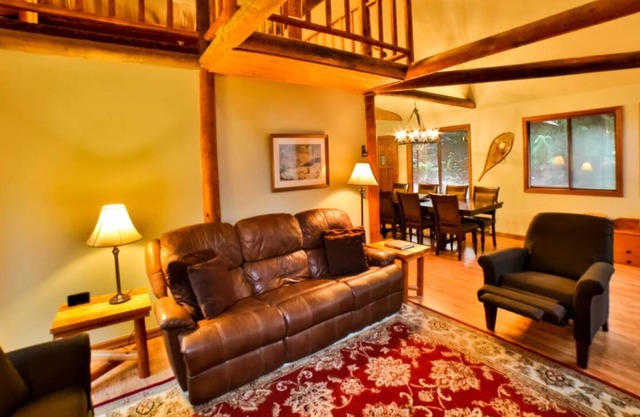 Rustic Chalet Stevens Pass Mount.-Leavenworth-Adv.