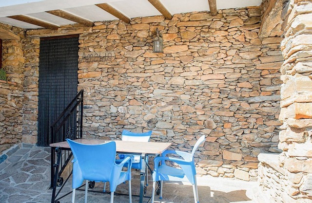 Rustic Cottage in Laroya with Swimming Pool and Terrace