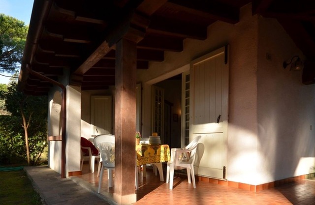 Rustic elegant villa in green surroundings