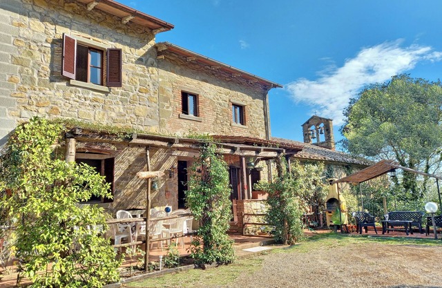 Rustic Farmhouse for 8+2 person with Private Swimming Pool
