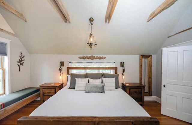 Rustic Farmhouse on the Vineyard