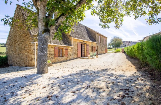 Rustic house with garden and children's area, near Sarlat