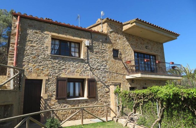Rustic house in Gualta.