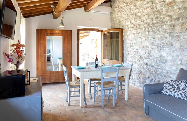 [Rustic House] with patio and garden Assisi center