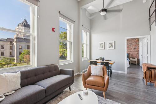 Rustic-Industrial Loft with Courthouse Views apts
