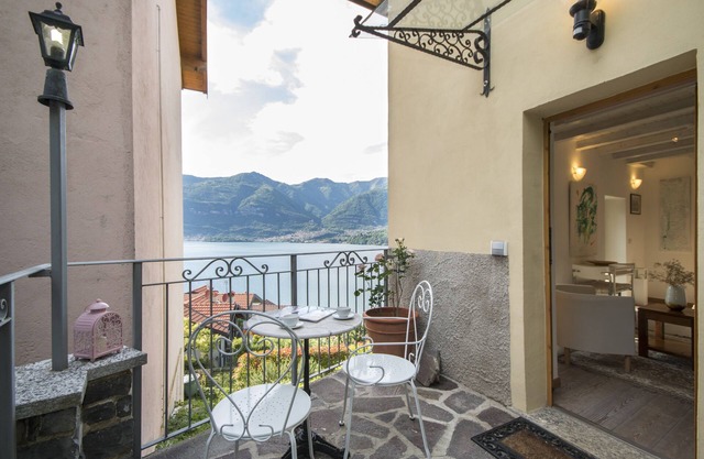Rustic Lake View - One Bedroom Apartment, Maximum 2 Guests