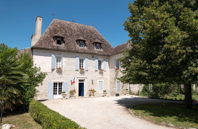 Rustic manor house 7 bedrooms 7 bathrooms spacious private pool