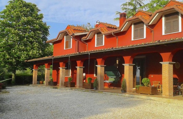 Rustic Pool Villa in Roman Countryside