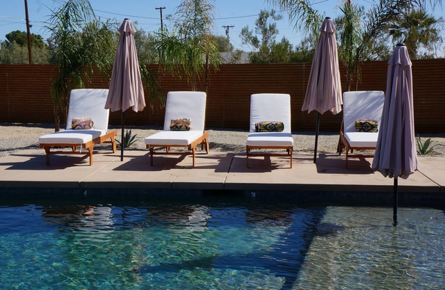 Rustic Private Home, Large Jacuzzi, Fire Pit - 5 min JT Park