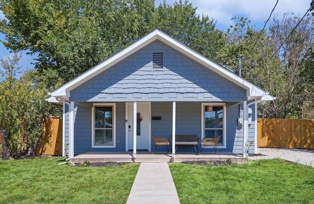 Rustic Retreat with Historic Charm, 3 Bedrooms