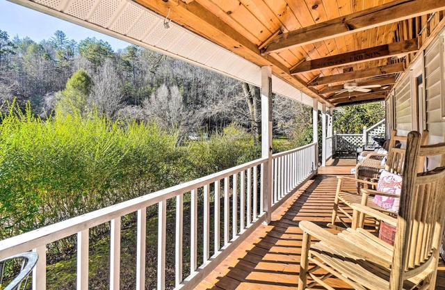 Rustic Robbinsville Cabin w/ Fire Pit!