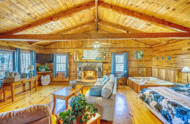 Rustic, romantic, 5-7 miles from the Buffalo River