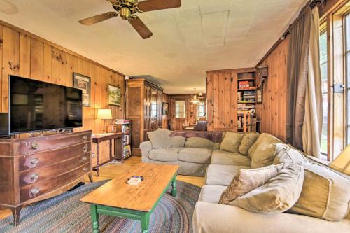 Rustic Roxbury Ski Farmhouse with Trails!