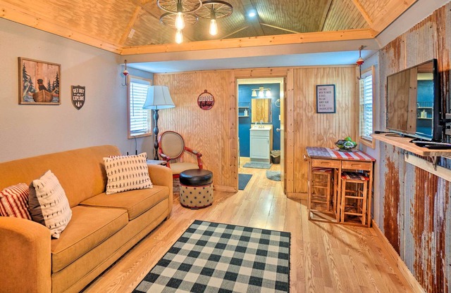 Rustic Studio in Fletcher’s Quiet Countryside!