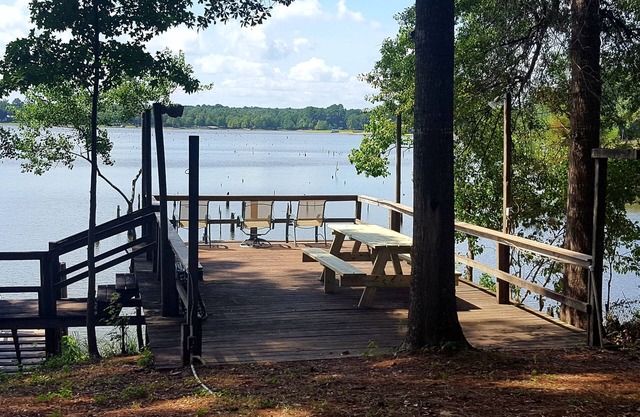Rustic Waterfront Cabin on Toledo Bend Lake