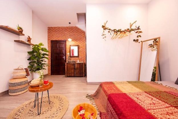 RUSTIC3- Romantic- Near Opera House