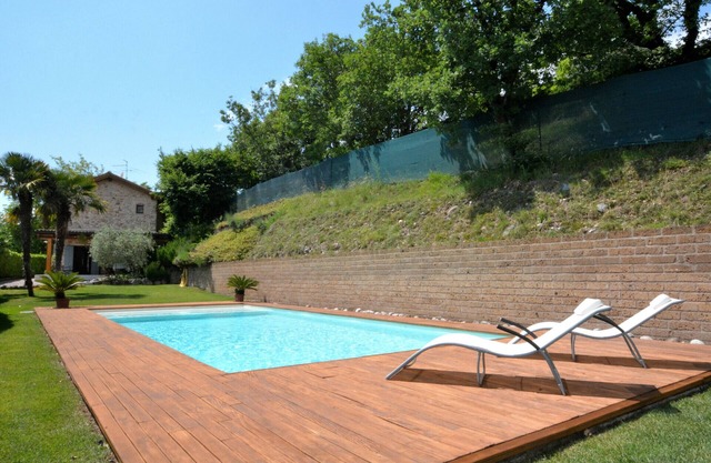 Rustico Villa Marciaga With Pool