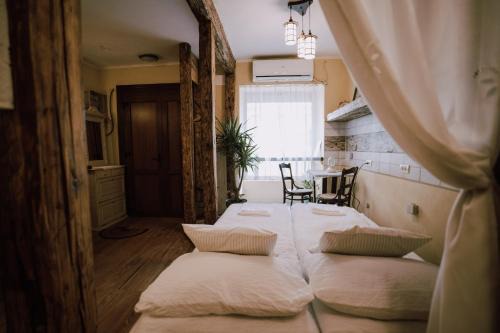 Rustik Home Central