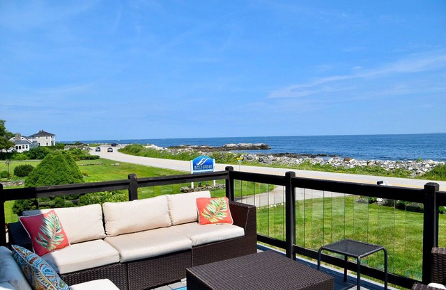 Rye Beach house overlooking the ocean with NEW AIR CONDITIONING installed