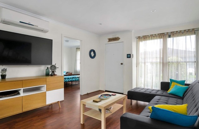 Rye Beachfront Gem - Spacious Bayside unit