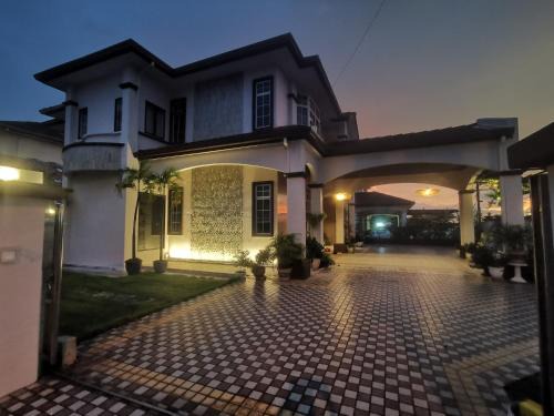 Ryui's Japandi Bungalow 5,403 sqft