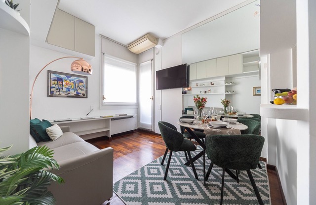 S. Marco - Bright & Central 1BDR with Balcony in Brera