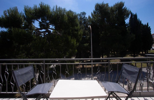 S173 - Sirolo, large three-room apartment comfy to services