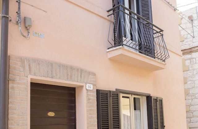 S187 - Sirolo, delightful sky-earth house in the alleys