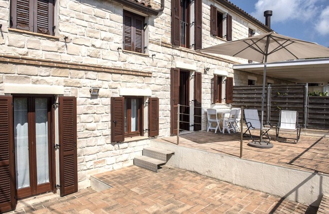S189 - Sirolo, wonderful three-room apartment with sea view