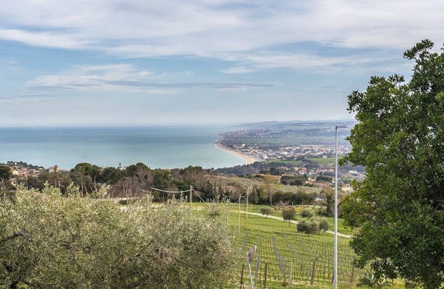 S294 - Sirolo, wonderful three-room apartment with terrace and sea view