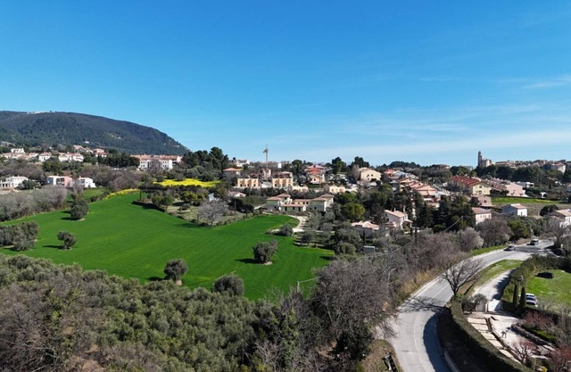 S332 – Sirolo, apartment on the ground floor with courtyard and parking space