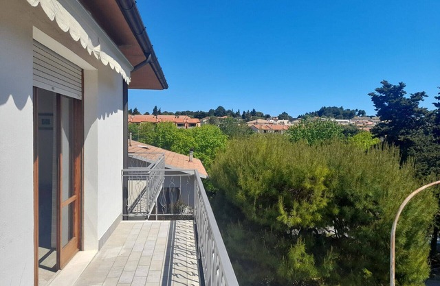 S337 - Sirolo, large four-room apartment convenient to services